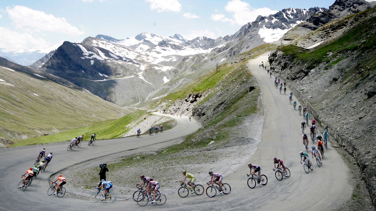 A look at 5 key Tour de France stages